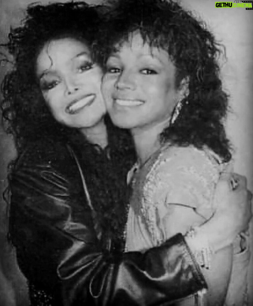 Janet Jackson Instagram - Sisters forever! Sending love…especially to you @latoyajackson on your special day! ♥️♥️