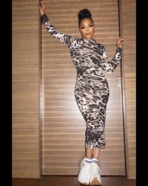 Janet Jackson Instagram - Thank you to everyone for all the beautiful bday wishes. They all made this bday extra special for me 😘😘😘 I love you guys. 

Outfit: @leisurelab
Makeup & 📸: @prestonmakeup
Hair: @cassidyblaine90046hair