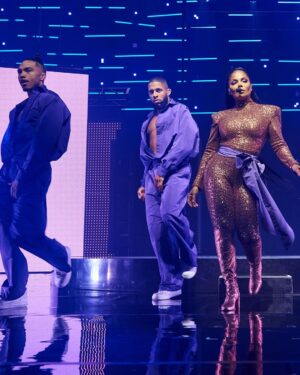 Janet Jackson Instagram - we had so much fun last night… so good to see all of u! #TogetherAgainTour 🫶🏽 
(swipe for more…)
📸: @solaimanfazel
Wardrobe: @maisonvalentino
Boots: @louboutinworld
Makeup: @prestonmakeup
Hair: @cassidyblaine90046hair 
Styling: @laurelthomson_style