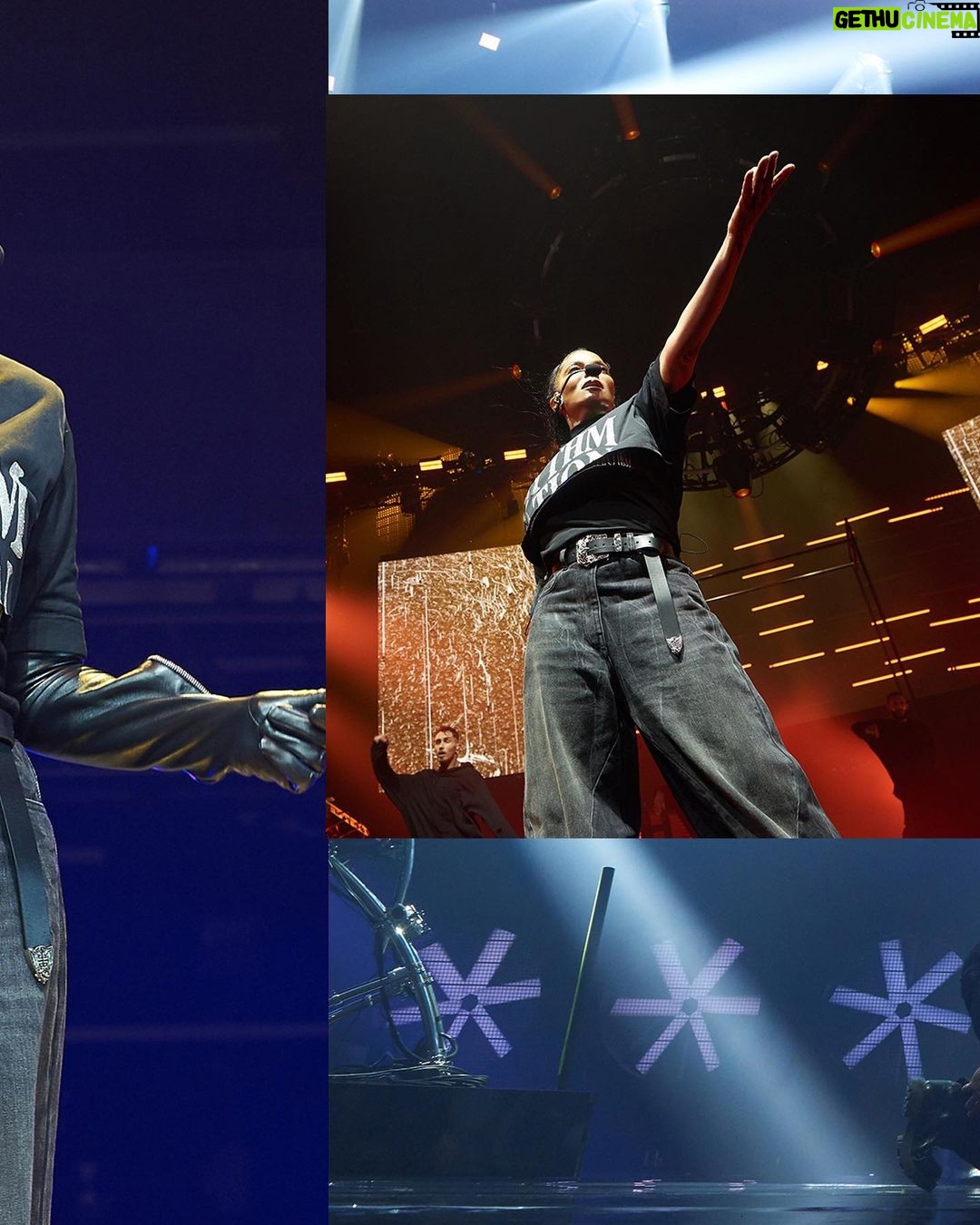 Janet Jackson Instagram - ✊🏽…see u tonight Kansas City! #TogetherAgainTour 🫶🏽 (swipe for more…) 📸: @solaimanfazel Wardrobe: @givenchy Boots: @givenchy Makeup: @prestonmakeup Hair: @cassidyblaine90046hair Styling: @laurelthomson_style T-Mobile Center