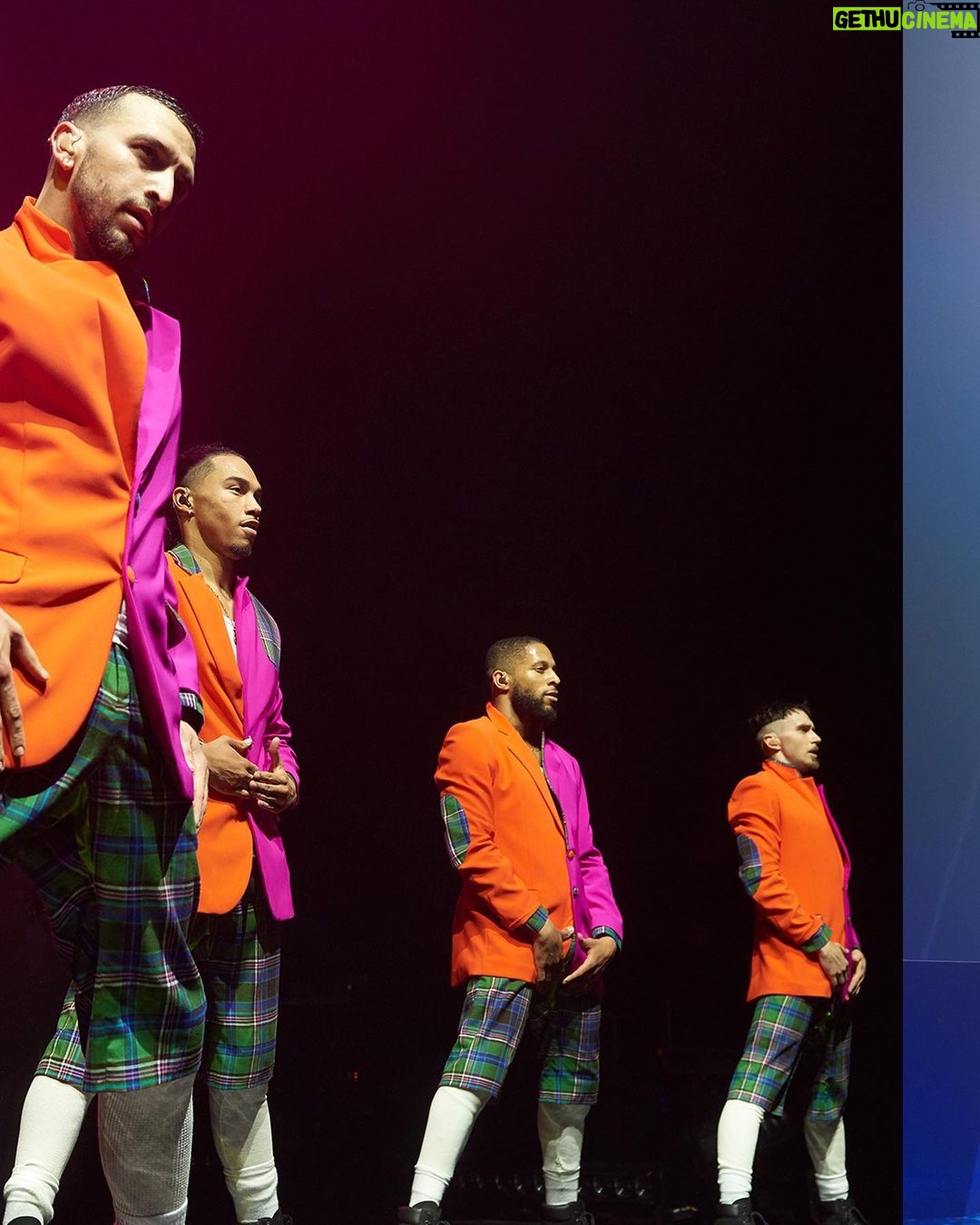Janet Jackson Instagram - This section is so much fun for us… Columbia, can’t wait for u to see it! #TogetherAgainTour 🫶🏽 (swipe for more…) Wardrobe: @csiriano Shoes: @timberland Makeup: @prestonmakeup Hair: @cassidyblaine90046hair Styling: @laurelthomson_style Colonial Life Arena