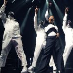 Janet Jackson Instagram - fun continues tonight in Orlando. can’t wait to see u! #TogetherAgainTour 🫶🏽 (swipe for more…) Wardrobe: @maisonvalentino Shoes: @louboutinworld Makeup: @prestonmakeup Hair: @cassidyblaine90046hair Styling: @laurelthomson_style Orlando, Florida