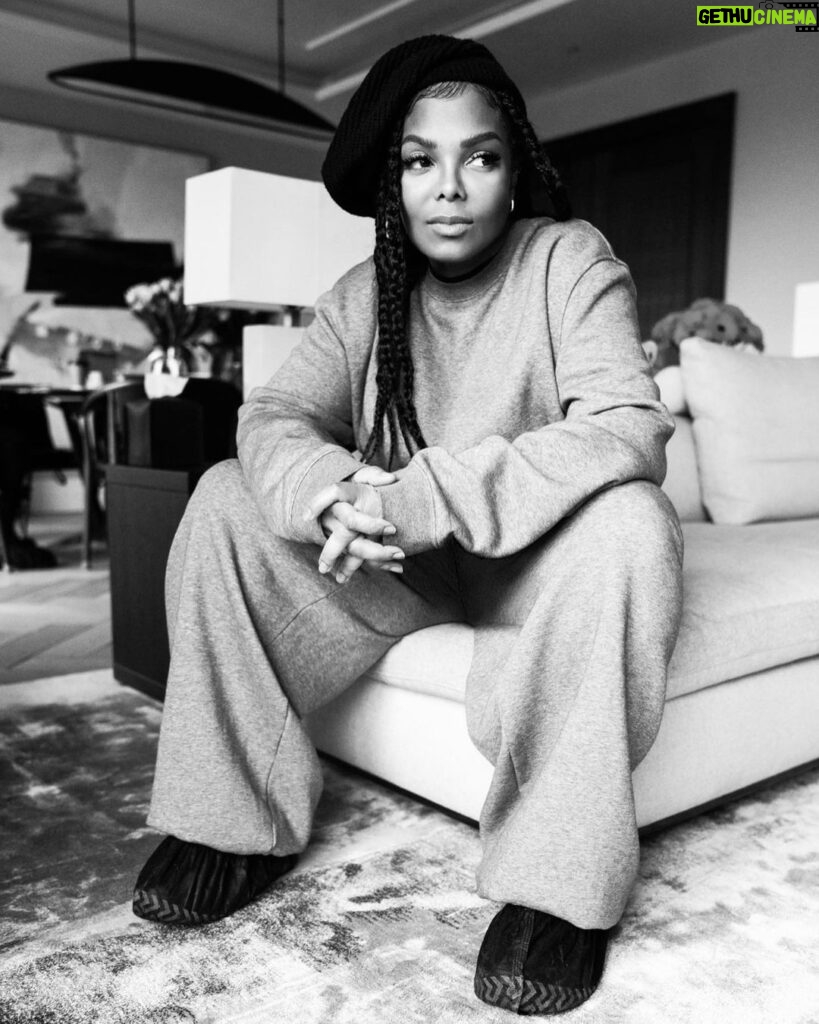 Janet Jackson Instagram - Thank you for your love today, and every day! I love ((((you)))) always ♥♥