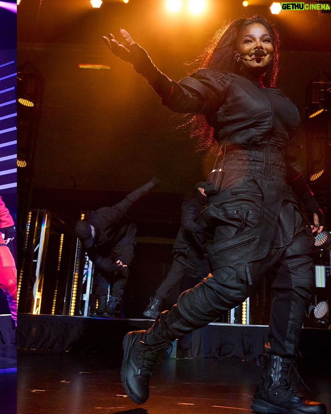 Janet Jackson Instagram - So good seeing u guys this weekend ♥️ 📸: @solaimanfazel Makeup: @prestonmakeup Hair: @cassidyblaine90046hair Styling: @laurelthomson_style Clothing: @demobaza Janet’s Shoes: @nike Dancers’ Shoes: @demobaza & @nike