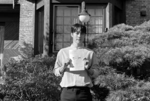 Jang Ki-yong Instagram - .
'간 떨어지는 동거'를 시청해 주시고
사랑해 주신 모든 분들께
진심으로 감사드립니다.
그리고 시작과 끝을 함께해 주신
감독님,작가님,배우들,스태프분들께도
다시 한번 더 감사 인사를 드립니다.
20대의 마지막을 좋은 작품으로 마무리할 수 있어서
너무나 행복한 시간이었습니다.
앞으로도 배우로서 멋지게 나아가겠습니다.
그럼 이만 총총..
-신우여-
