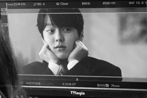 Jang Ki-yong Instagram - .
'간 떨어지는 동거'를 시청해 주시고
사랑해 주신 모든 분들께
진심으로 감사드립니다.
그리고 시작과 끝을 함께해 주신
감독님,작가님,배우들,스태프분들께도
다시 한번 더 감사 인사를 드립니다.
20대의 마지막을 좋은 작품으로 마무리할 수 있어서
너무나 행복한 시간이었습니다.
앞으로도 배우로서 멋지게 나아가겠습니다.
그럼 이만 총총..
-신우여-