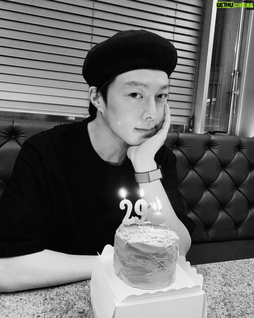 Jang Ki-yong Instagram - . . 1992.08.07 Happy my birthday ❤️ 축하해 주신 모든 분들 진심으로 감사드립니다 🥰