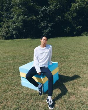 Jang Ki-yong Instagram - ☀️

#광고
@calvinklein
#mycalvins