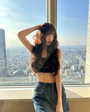 Jang Won-young Instagram - 💋
Discover the new @miumiu upcycled collection in the store #MiuMiuUpcycled