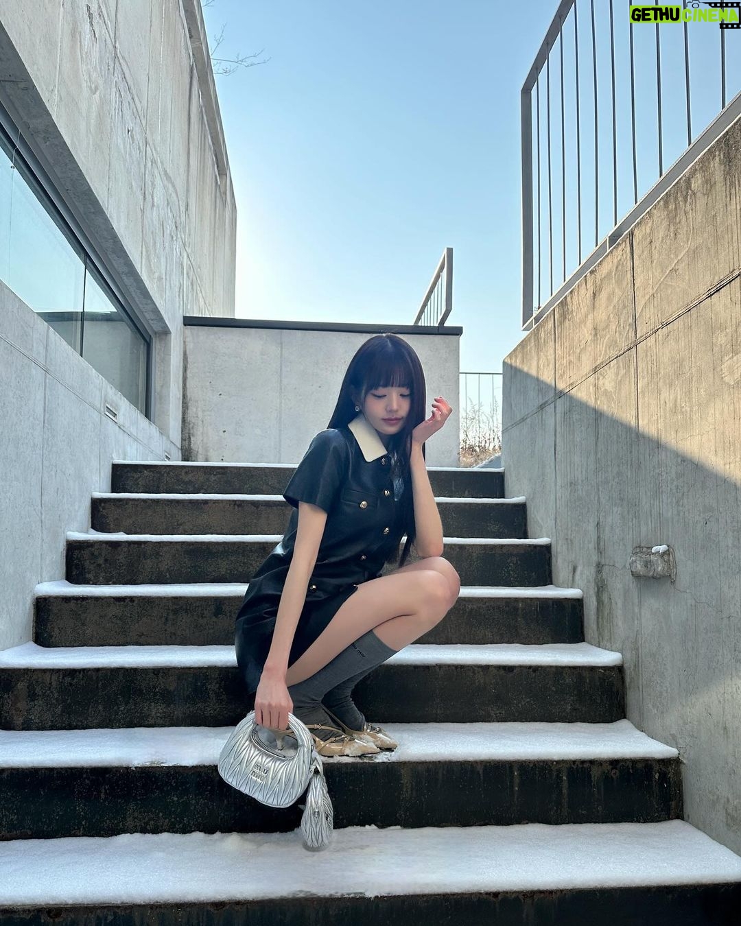 Jang Won-young Instagram - The last day of the year with @miumiu🤍✨✨ #MiuMiuHoliday