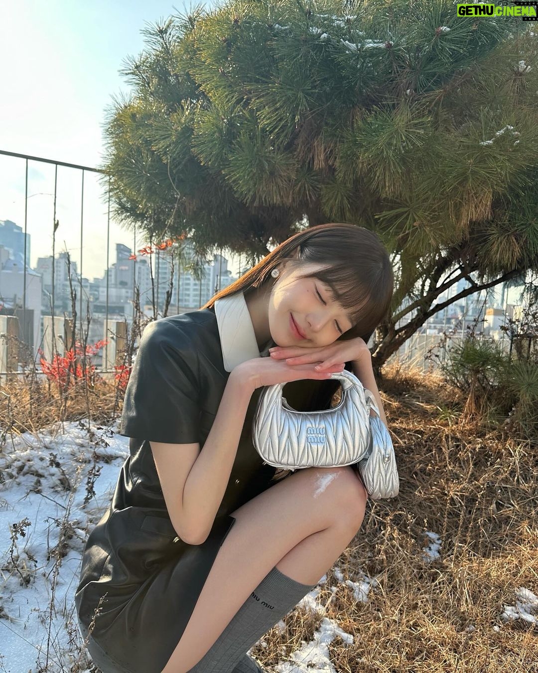 Jang Won-young Instagram - The last day of the year with @miumiu🤍✨✨ #MiuMiuHoliday