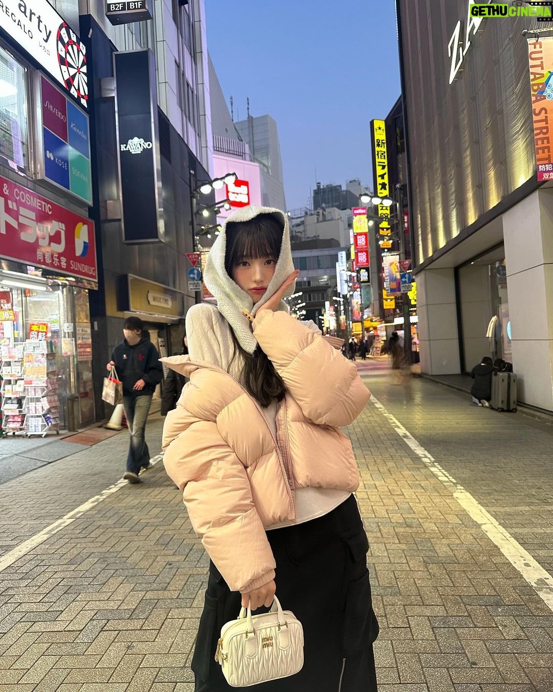 Jang Won-young Instagram - Merry Christmas🎄♥️Hohoho🎅🏻