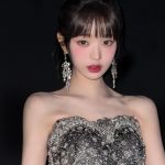 Jang Won-young Instagram - Feeling the end of the year🥂🖤✨