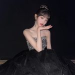 Jang Won-young Instagram - Feeling the end of the year🥂🖤✨