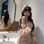 Jang Won-young Instagram - 🧚🏻‍♀️🤍🪽✨