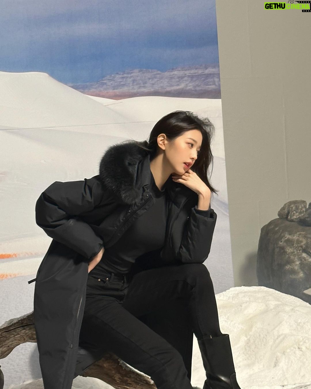 Jang Won-young Instagram - @eider.official 🤍 🤍🤍🌬️✨