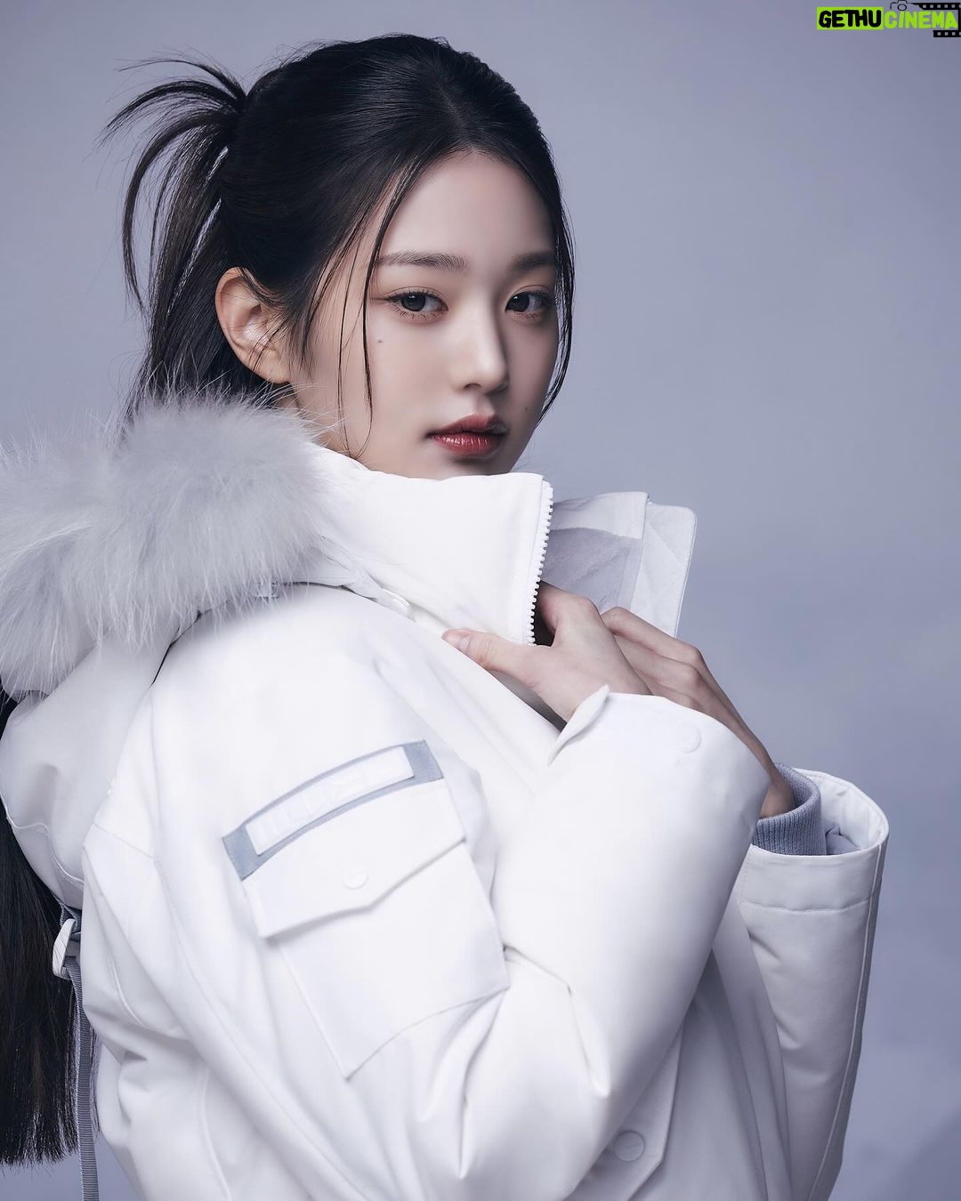 Jang Won-young Instagram - @eider.official 🤍 🤍🤍🌬️✨