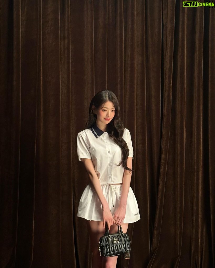 Jang Won-young Instagram - Finally Miu Miu show Day🖤 Loved the show as always and thanks for having me today @miumiu🤍✨ #MiuMiuFW24