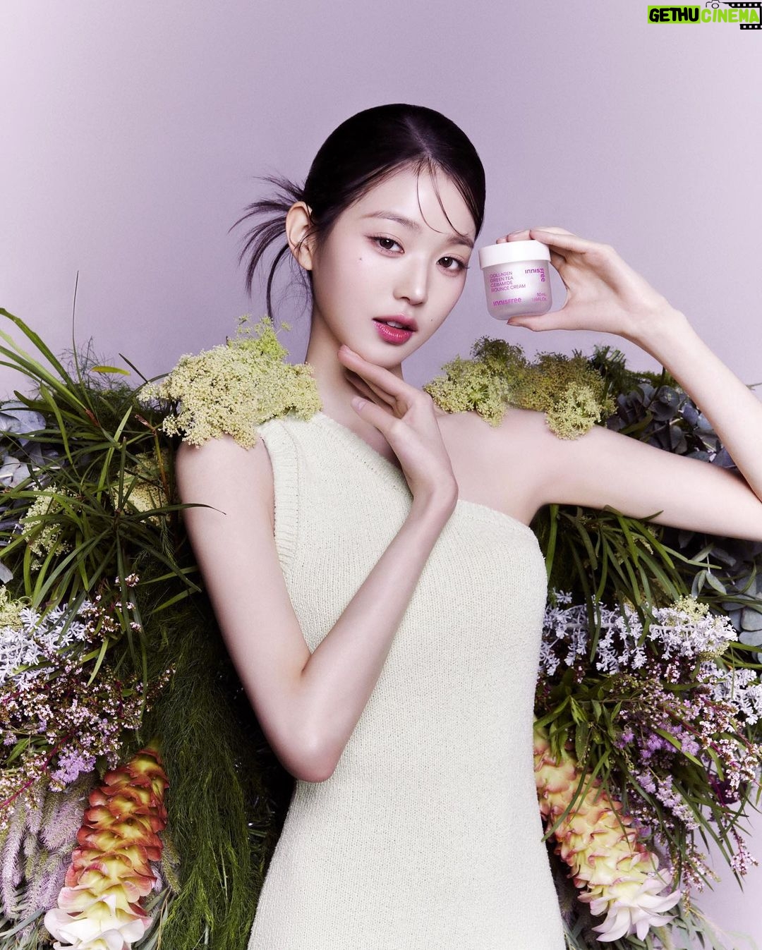Jang Won-young Instagram - @innisfreeofficial 🩷🌵💚💕