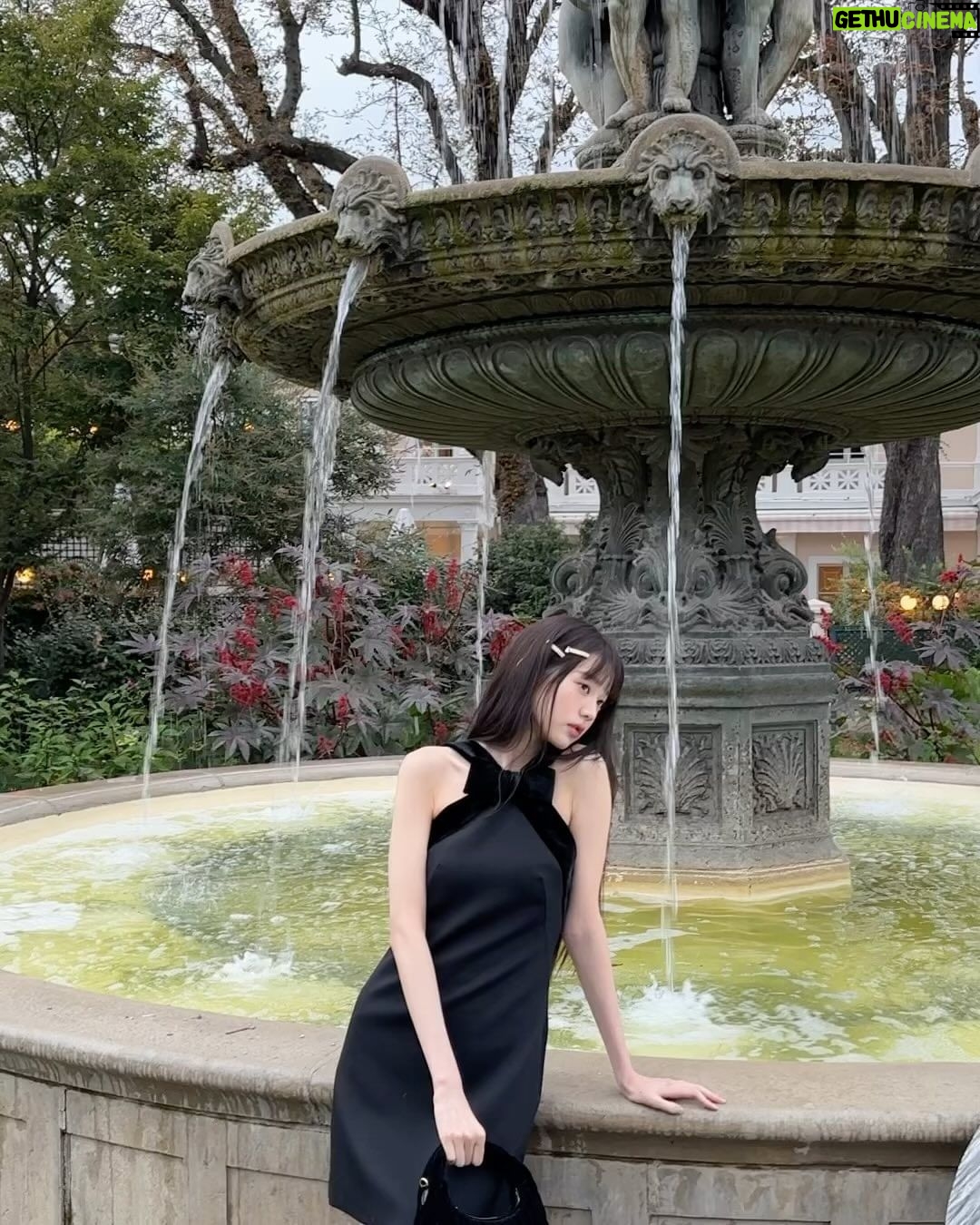 Jang Won-young Instagram - 🖤🕊🥀