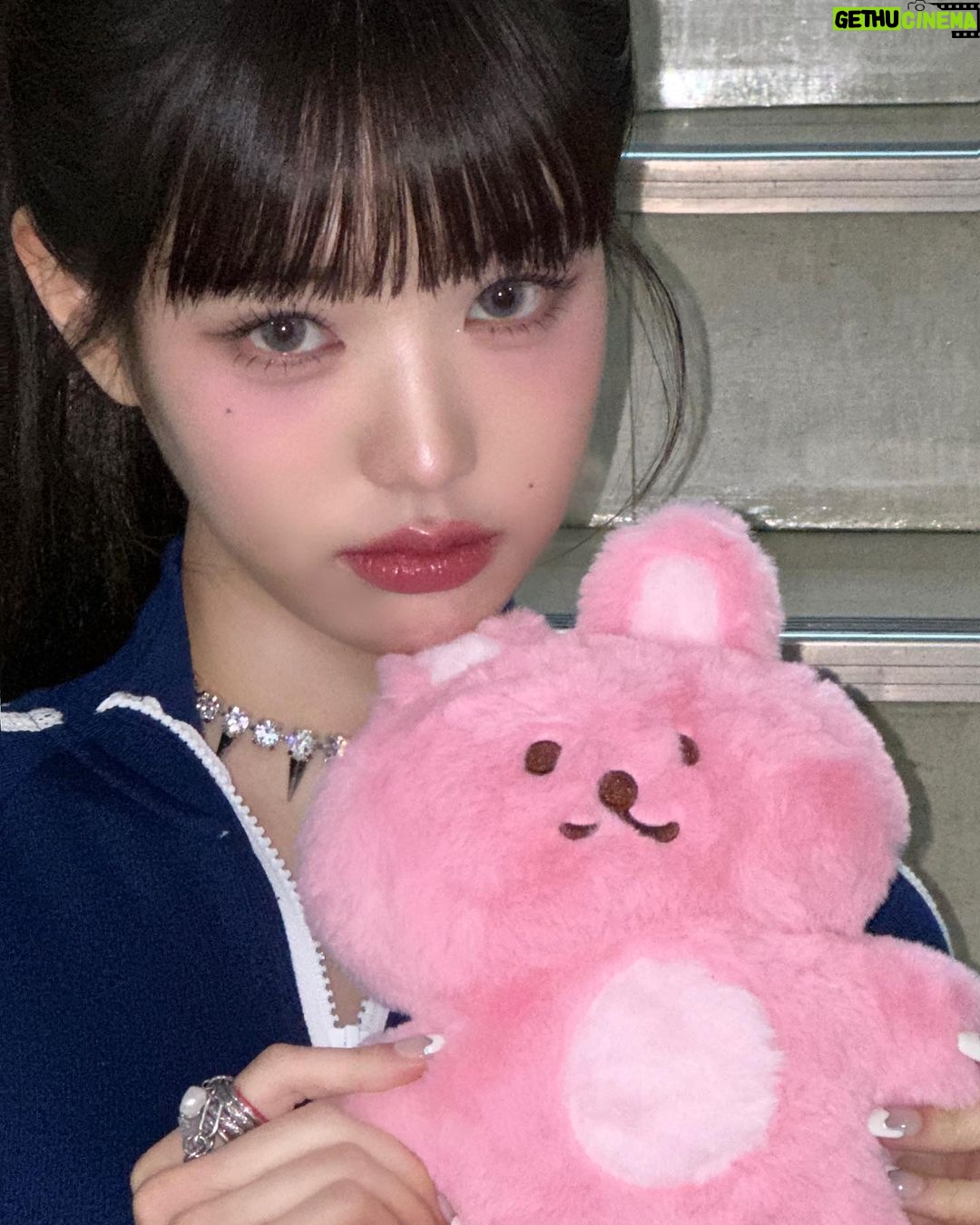 Jang Won-young Instagram - Say goodbye to my Baddie🧸🎀✨