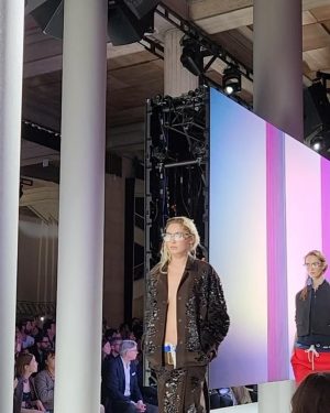 Jang Won-young Instagram - Attending the MiuMiu Show with my new bang🖤Loved all the looks, the walks and PARIS as always🐈‍⬛💋Thanks for the great time, Bravo @miumiu🤍 
#MiuMiuSS24 #MiuMiu