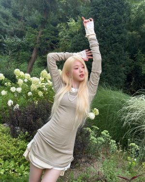 Jang Won-young Instagram - Like it was just a dream🧝🏻‍♀️🧚🏻🫧✨