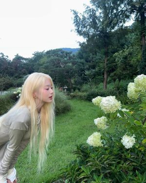 Jang Won-young Instagram - Like it was just a dream🧝🏻‍♀️🧚🏻🫧✨