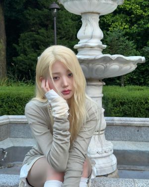 Jang Won-young Instagram - Like it was just a dream🧝🏻‍♀️🧚🏻🫧✨