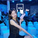 Jang Won-young Instagram - The most innovative moment, without a doubt🖤#SamsungUnpacked Literally everything was amazing #Galaxyzflip5 ‘s new flex window and multi-tasking..Can't wait for my new one! I'm full of love for @Samsungmobile right now🤍