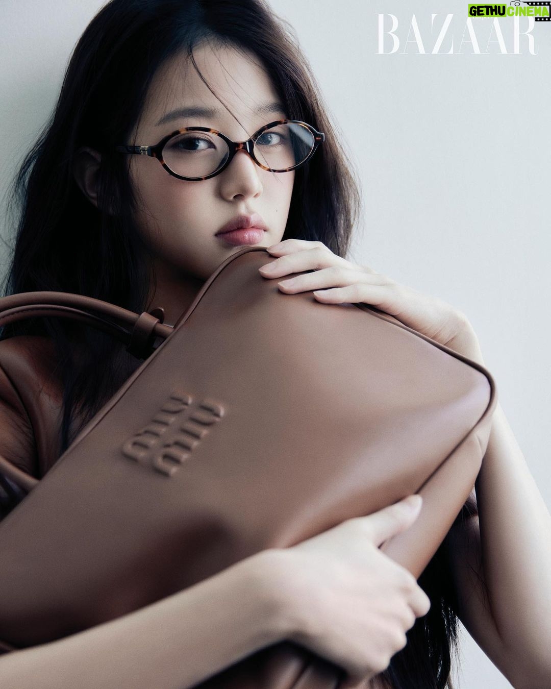 Jang Won-young Instagram - @miumiu @harpersbazaarkorea 🖤
