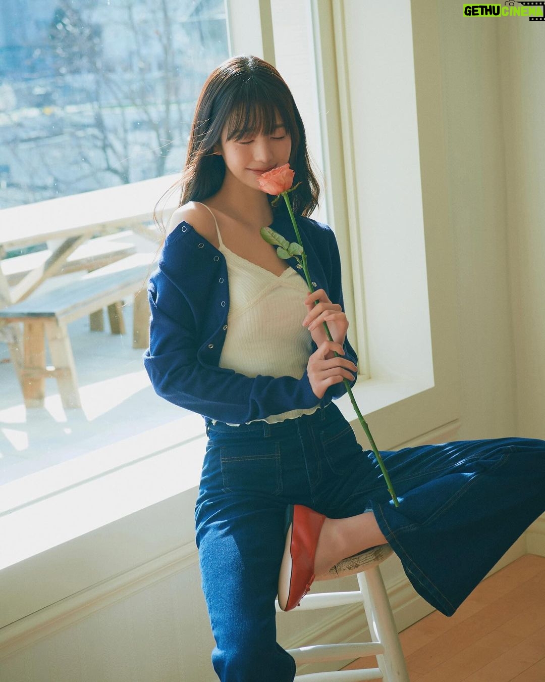 Jang Won-young Instagram - @rolarola.official 💐🤍