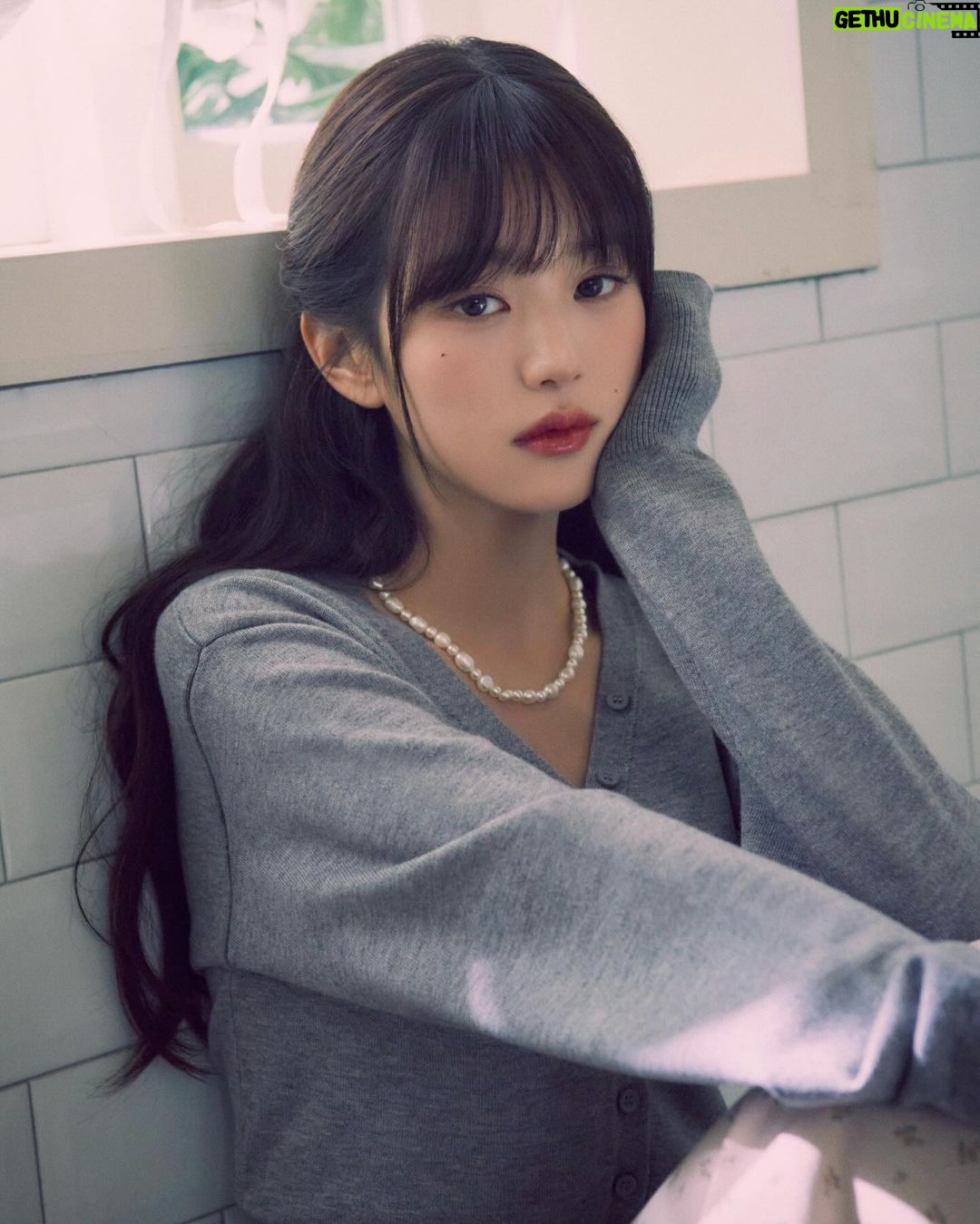 Jang Won-young Instagram - @rolarola.official 💐🤍