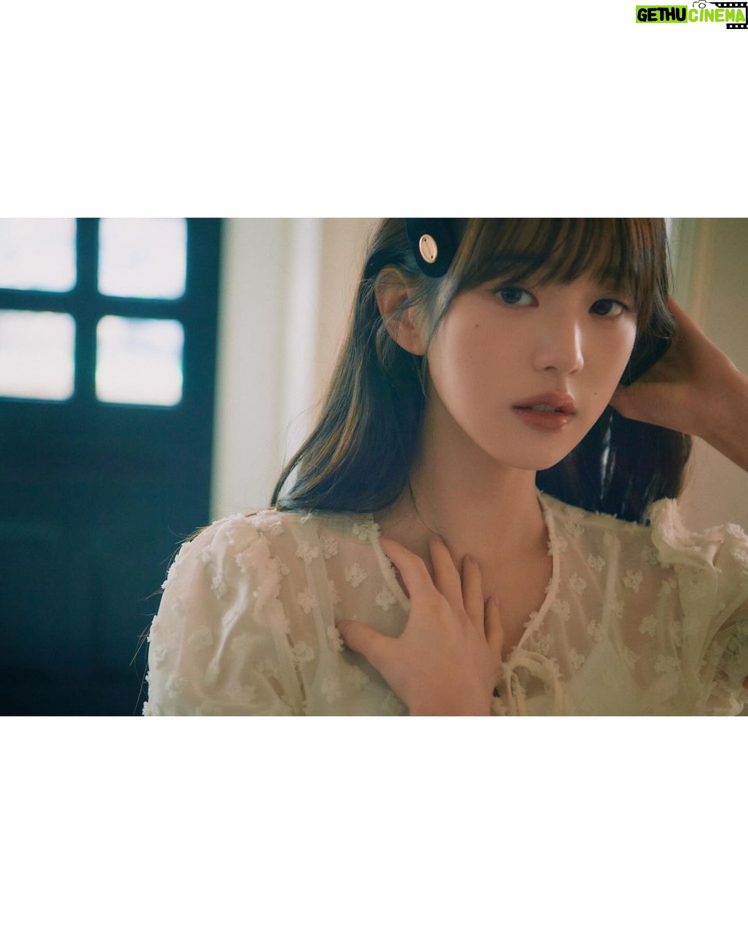 Jang Won-young Instagram - @rolarola.official 💐🤍