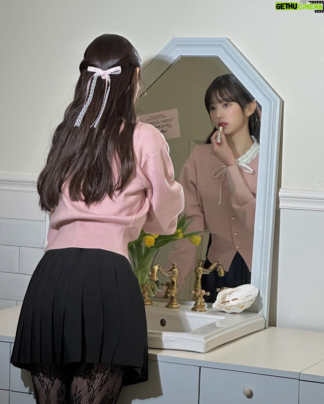 Jang Won-young Instagram - Welcome my sweet @rolarola.official π·π§Έππ€β¨