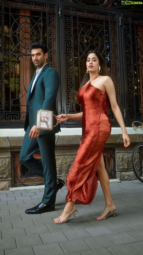 Janhvi Kapoor Instagram - Embark on a style revolution this season with #ALDOCrew @adityaroykapur & @janhvikapoor introducing ALDO’s Spring ‘24 collection, where style meets comfort with #ALDOPillowWalk technology! Elevate your wardrobe with their favorite styles, available now across India in stores & online! #ALDOIndia
