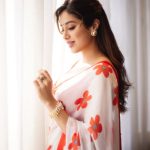 Janhvi Kapoor Instagram - 🌹