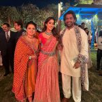 Janhvi Kapoor Instagram - With the OG Mr & Mrs Mahi 🙌 🏏 Plus some special mems 💕