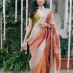 Janki Bodiwala Instagram - Finally part of wedding season 😍 . Saree by - @banarasi_baithak Blouse by - @justblouses_official Makeup and hair by - @aanalsavaliya @team_aanalsavaliyaorange Jwelley by - @chaulazheritagejewellery Style by - @styleitwithniki & team Clicked by @neel_visual Curated by - @avanisoni18