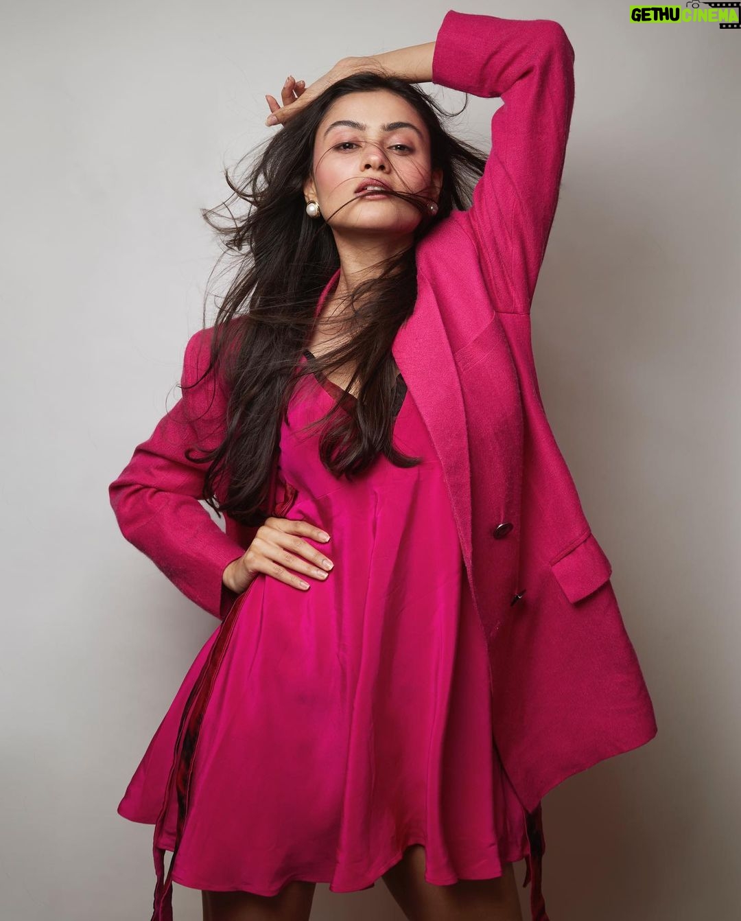 Janki Bodiwala Instagram - SHAITAAN screening #movieincinemasnearyou👻 . Stylist- @styleitwithniki Photographer- @lovdipsingh Outfit- @28moons.in Jewellery- @ananaofficial Curated by - @avanisoni18
