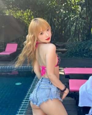 Jannine Parawie Weigel Instagram - ยืนงงในดงดอย รอคอยเธอมีใจ