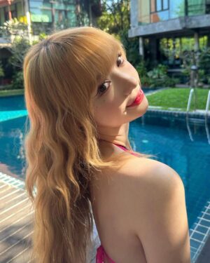 Jannine Parawie Weigel Instagram - ยืนงงในดงดอย รอคอยเธอมีใจ