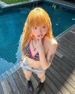 Jannine Parawie Weigel Instagram - ยืนงงในดงดอย รอคอยเธอมีใจ