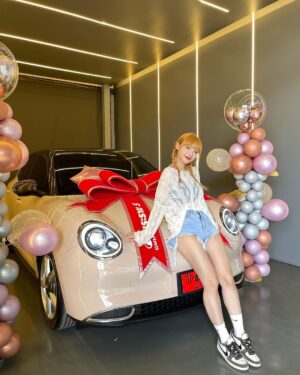 Jannine Parawie Weigel Instagram - วันนี้มารับรถคันแรกที่ซื้อให้ตัวเองขับ🥹💖 อยากขอบคุณแฟนๆทุกคนรวมถึงคนรอบตัวที่ซัพพอร์ตกันมาตลอด ทำให้ปีนี้มีกำลังใจการทำงานมากๆเลยยย เราได้มีอะไรเป็นของตัวเองก็เพราะแรงสนับสนุนของทุกคนนี่แหละ🫶🏻 จะตั้งใจทำงานต่อไปนะงับบ🤟🏻💖
I got my first very own car today🥹💖 I wanna thank all my fans & the people around me who’ve always shown so much support, which really pushed me to work hard this year :) I get to have all these nice things in life because of you guys🫶🏻💖