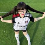 Jannine Parawie Weigel Instagram – ไม่มีลูกบอลให้เตะ ขอเตะเธอแทนได้เป่า55555 👉🏻👈🏻 ⚽️

เมื่อพูดถึงสโมสรฟุตบอล @fulhamfc หลายคนคงเคยได้ยินผ่านหูกันมาบ้างแม้จะไม่ใช่ทีมที่รวยที่สุด หรือทีมที่มีนักเตะระดับสตาร์มากมายแต่ก็เป็นสโมสรที่มีประวัติศาสตร์ยาวนานกว่า 144 ปี ⭐️

ปัจจุบันของสโมสรฟุตบอลฟูแล่ม เล่นอยู่ในลีกสูงสุดของอังกฤษอย่างพรีเมียร์ลีก ⭐️

พชพ. เลยอยากชวนเพื่อนๆแฟนบอลชาวไทยทุกคนมาเอาใจช่วยและร่วมเชียร์ทีม @fulhamfc ฉายาทีม “เจ้าสัวน้อย” ไปพร้อมๆกันกับพชพ.ในฤดูกาล 2023-2024 🥰

#fulhamfc #epl #premierleague #football #footballnews #sbotop #footballjersey #womenjersey #sports #england