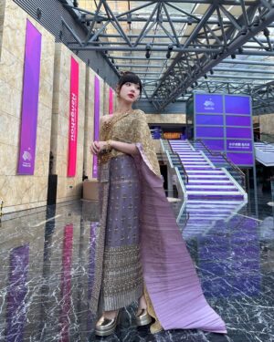 Jannine Parawie Weigel Instagram - Sawasdee ka Asian Games 2023🙏🏻🇹🇭❤️
Thai traditional dress by @vanuscouture_official