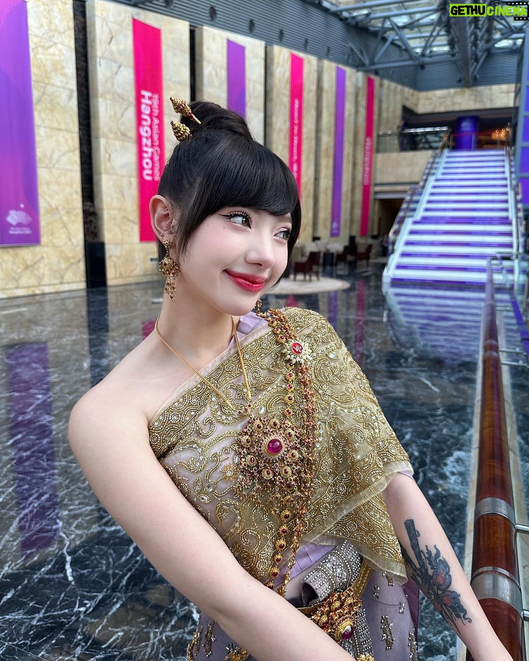 Jannine Parawie Weigel - 97.7K Likes - Sawasdee ka Asian Games 2023🙏🏻🇹🇭❤️
Thai traditional dress by @vanuscouture_official