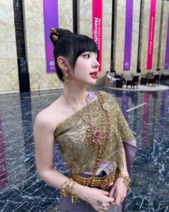 Jannine Parawie Weigel Instagram - Sawasdee ka Asian Games 2023🙏🏻🇹🇭❤️ Thai traditional dress by @vanuscouture_official Hangzhou, China