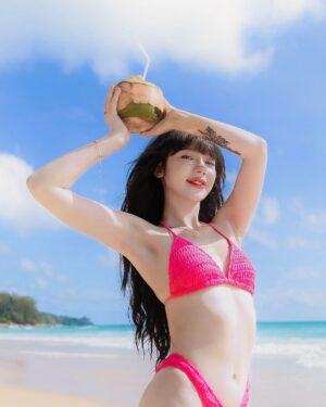 Jannine Parawie Weigel Instagram - Hula hula🥥🌺🐚
📷: @aon_image_maker