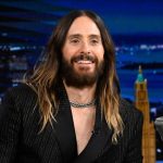 Jared Leto Instagram - @jaredleto and Jimmy have a little trouble finding the infamous @empirestatebldg on the Tonight Show set 😂 #FallonTonight The Tonight Show Starring Jimmy Fallon